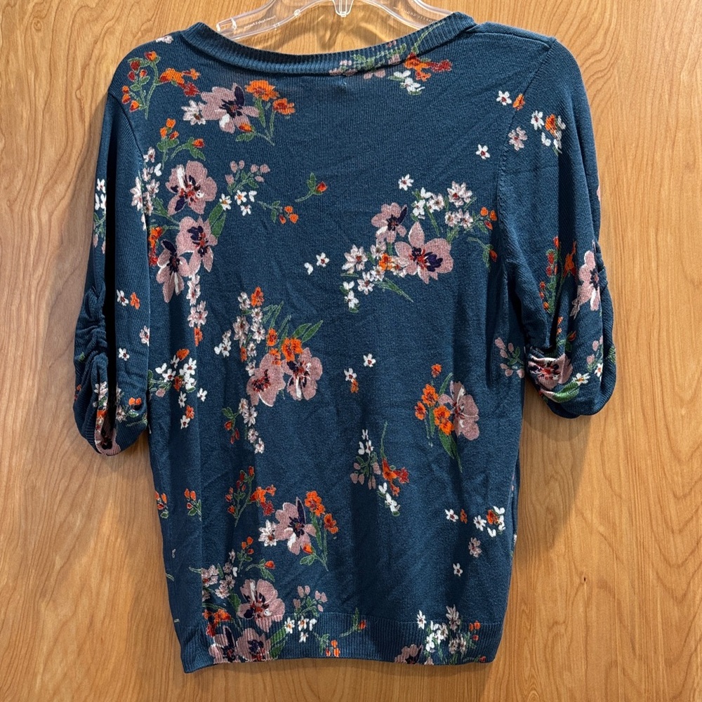 Daniel Rainn Teal Floral V-Neck Top - Picture 5 of 5